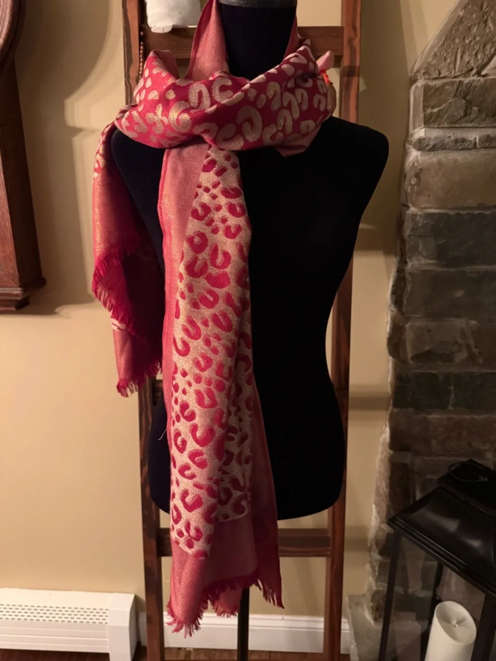 Red Leopard-Patterned Wrap Scarf - Picture 1 of 2